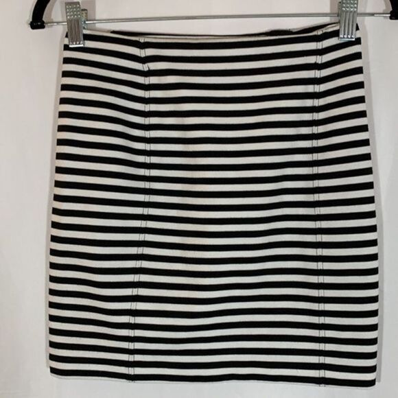 Sunday Best Black & White Striped Zipper Skirt - Picture 3 of 3
